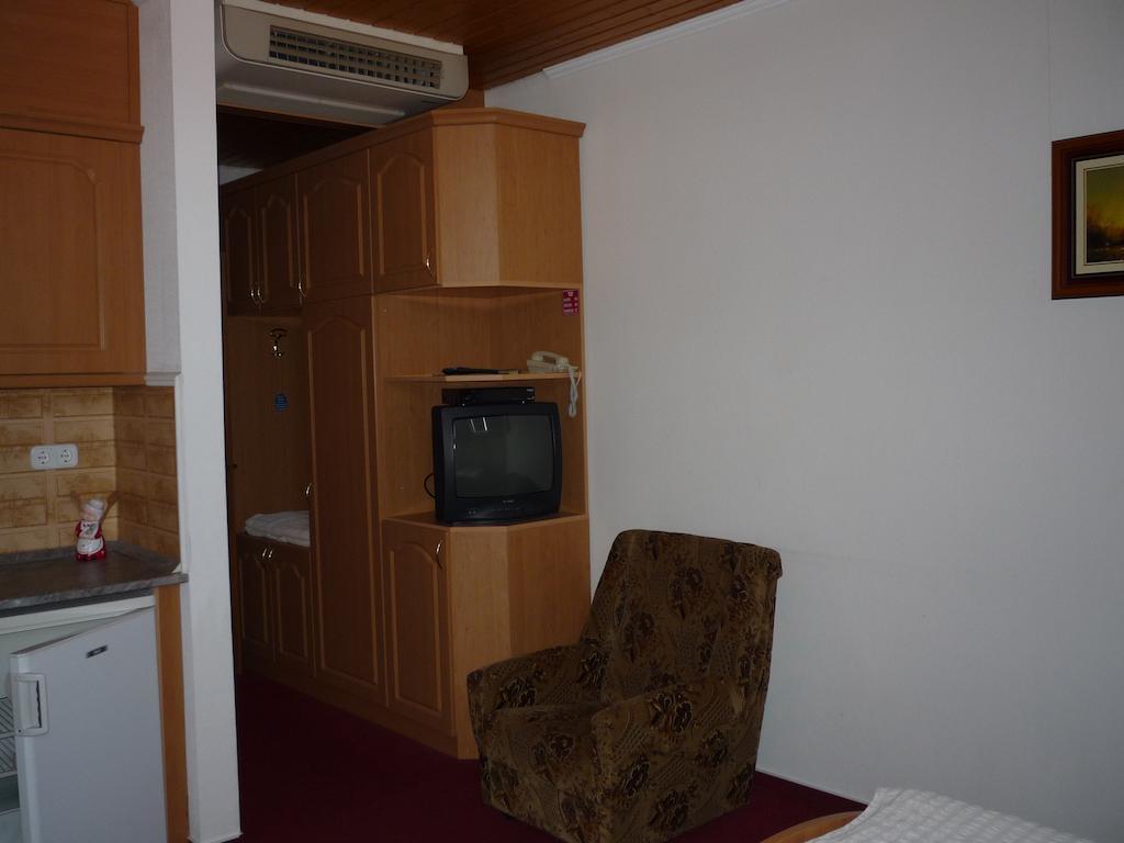 Aero Hotel & Etterem Jakabszallas Exterior photo